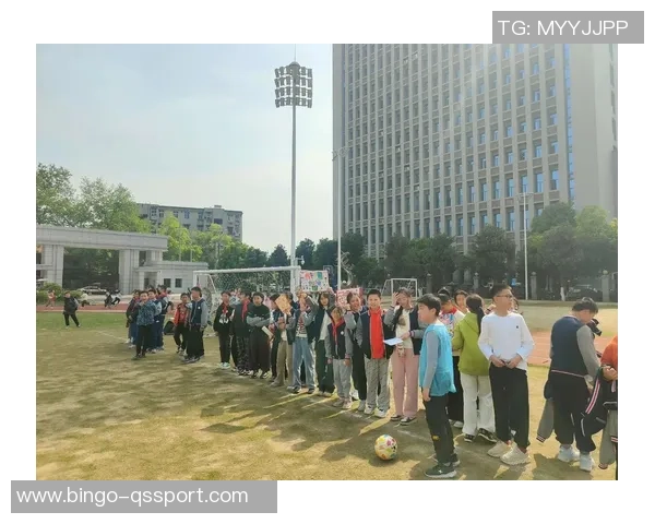 校园足球发展现状及其对青少年身心健康影响的研究与探讨